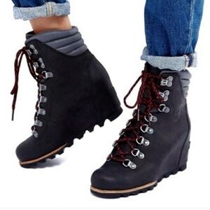 Sorel Womens Boots Shoes Conquest Black Leather Wedge Lace  Ankle Boots Size 9